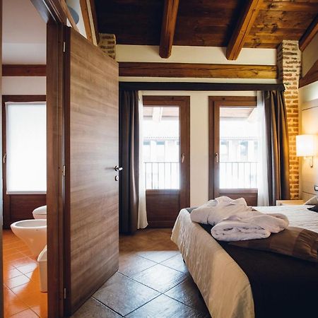 סטימו טורינזה Hotel Ultimo Borgo מראה חיצוני תמונה