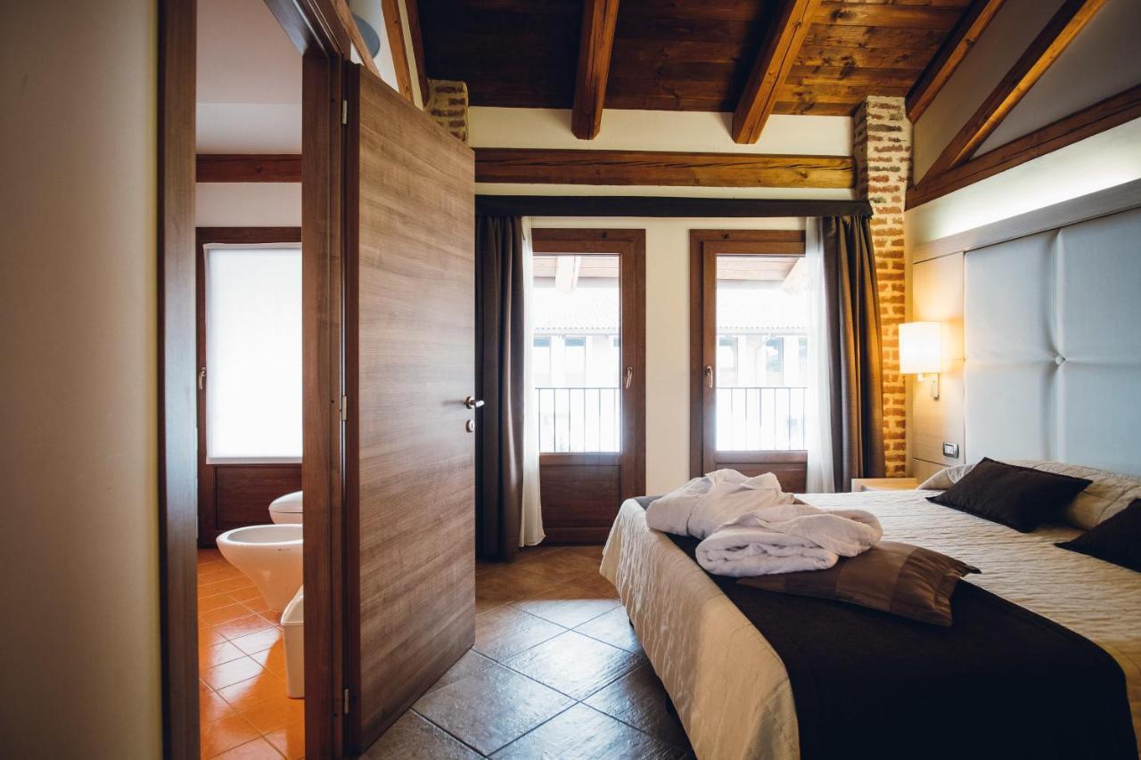 סטימו טורינזה Hotel Ultimo Borgo מראה חיצוני תמונה