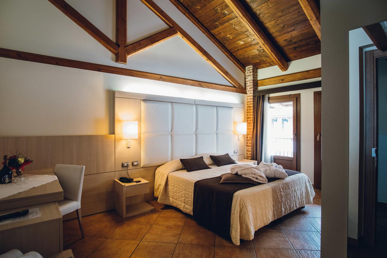 סטימו טורינזה Hotel Ultimo Borgo מראה חיצוני תמונה